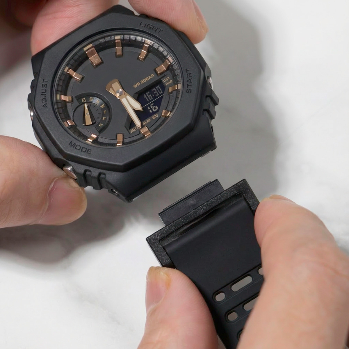 محول حزام ساعة من البولي كربون - مراجعة Watch Band Connector وسعره